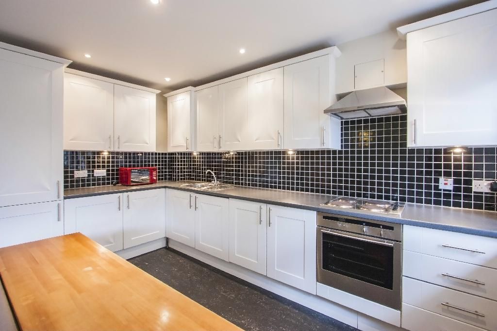 Property photo 3 of 8 Reception/Kitchen