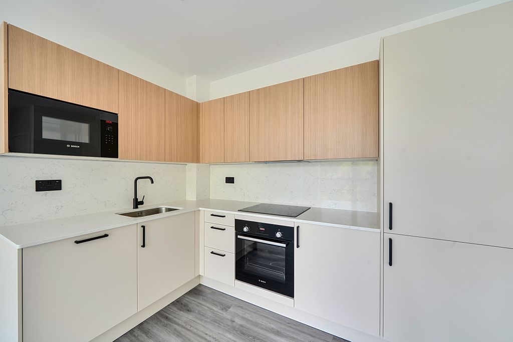 Property photo 1 of 8 Kitchen