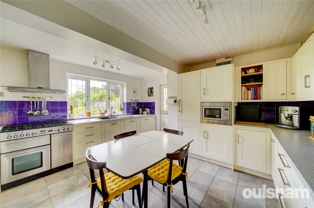 Property photo 3 of 40 Picture No. 25