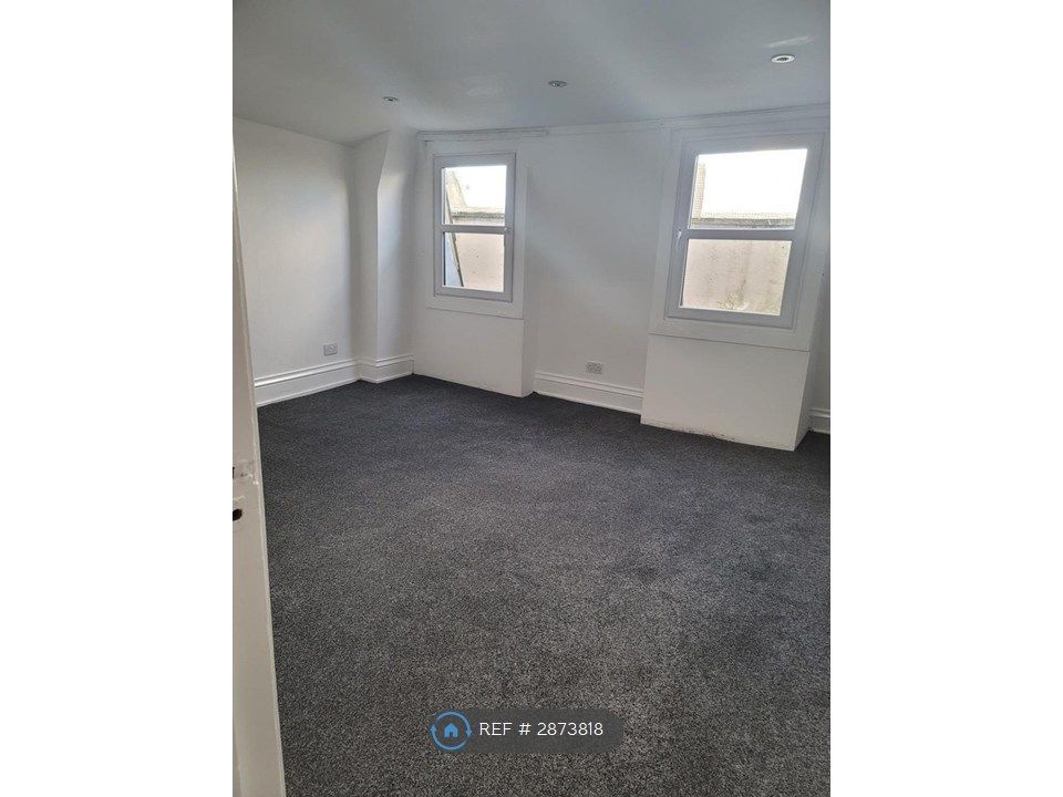 Property photo 1 of 7 Lounge