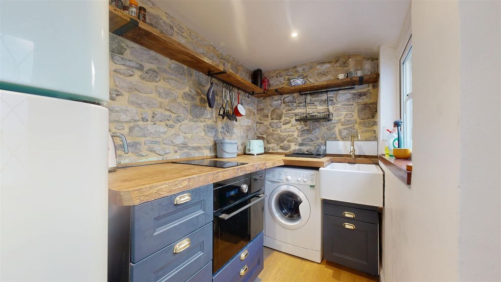 Property photo 3 of 7 11172025_145256.Jpg