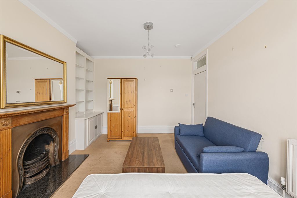 Property photo 3 of 16 Image