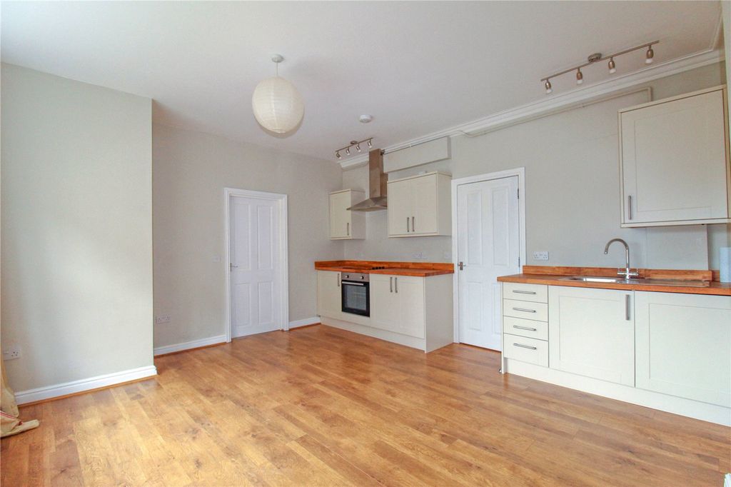Property photo 3 of 10 Picture No. 04