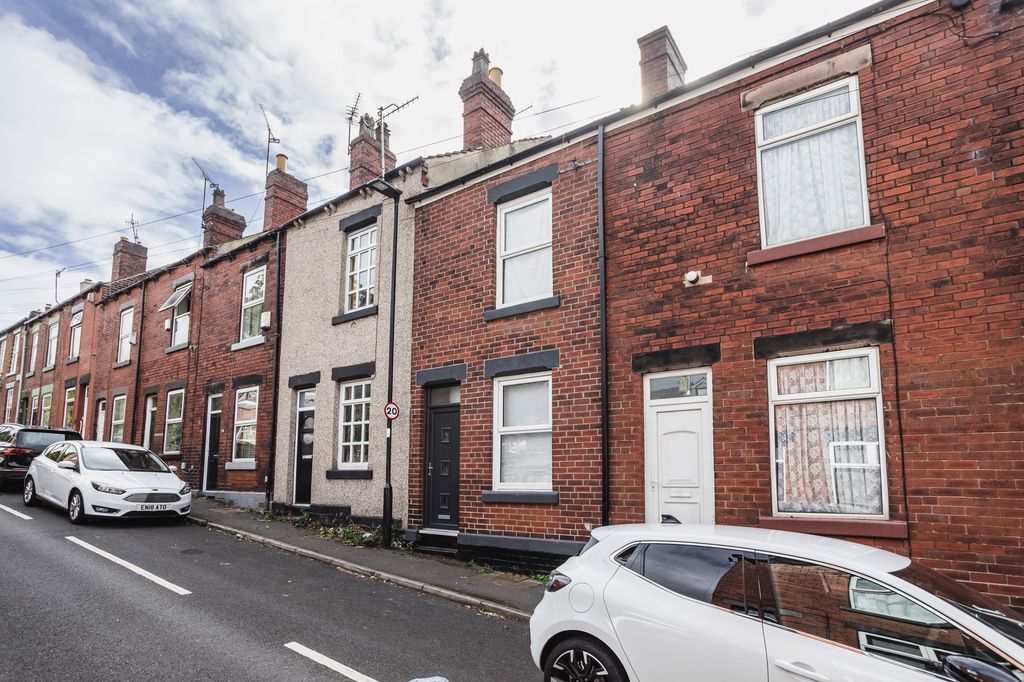 Property photo 1 of 32