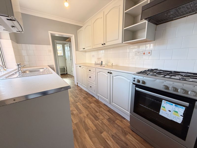 Property photo 2 of 10 Kitchen