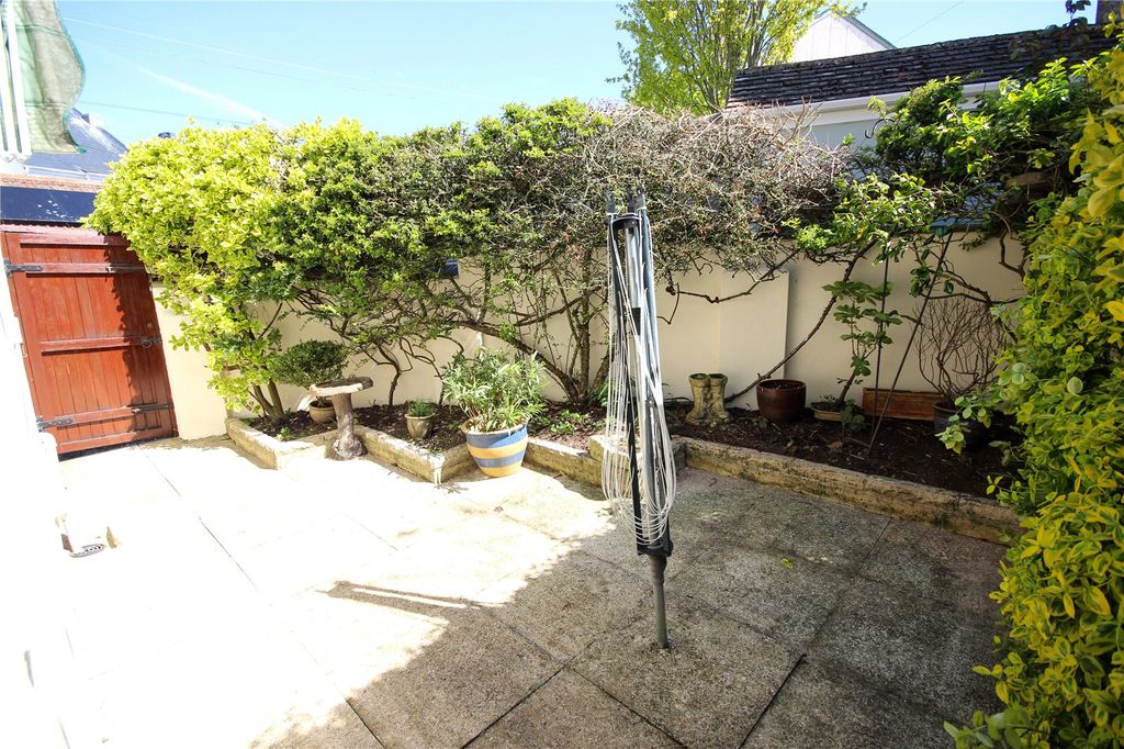 Property photo 2 of 12 Picture No. 11