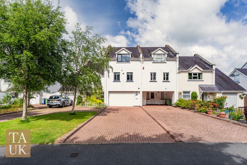 Property photo 1 of 31