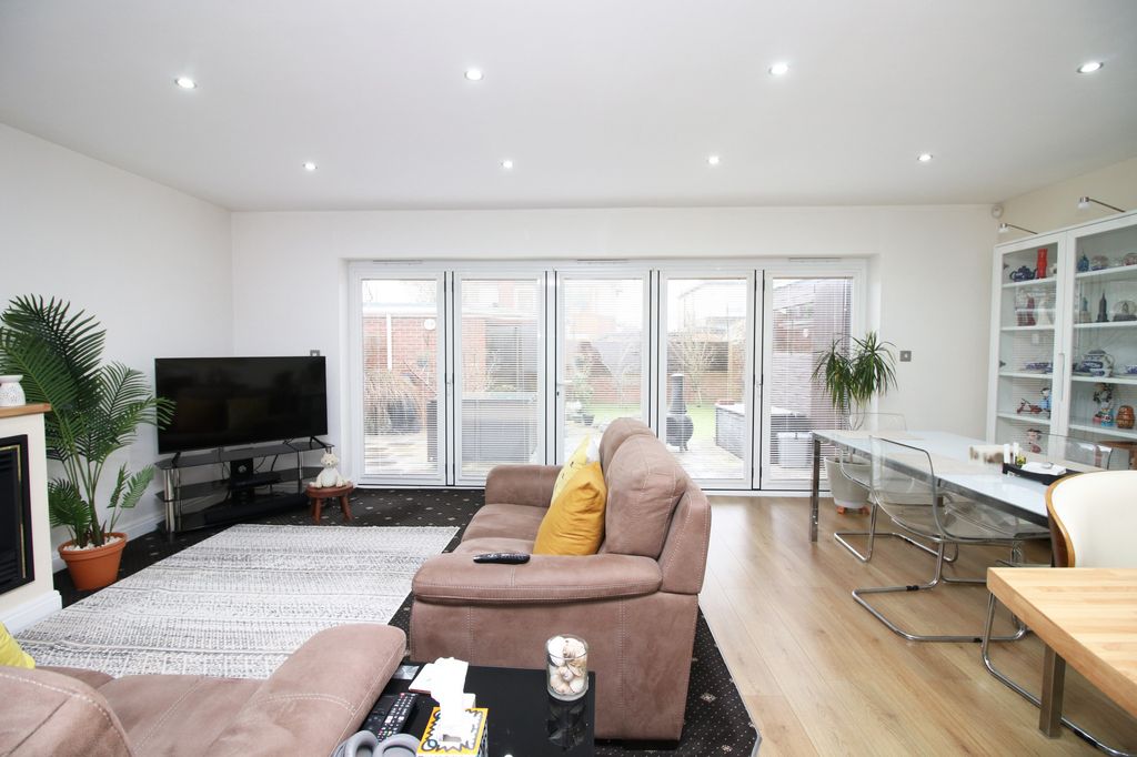 Additional image 10 of 2 bed bungalow for saleUllswater Avenue, Fleetwood FY7