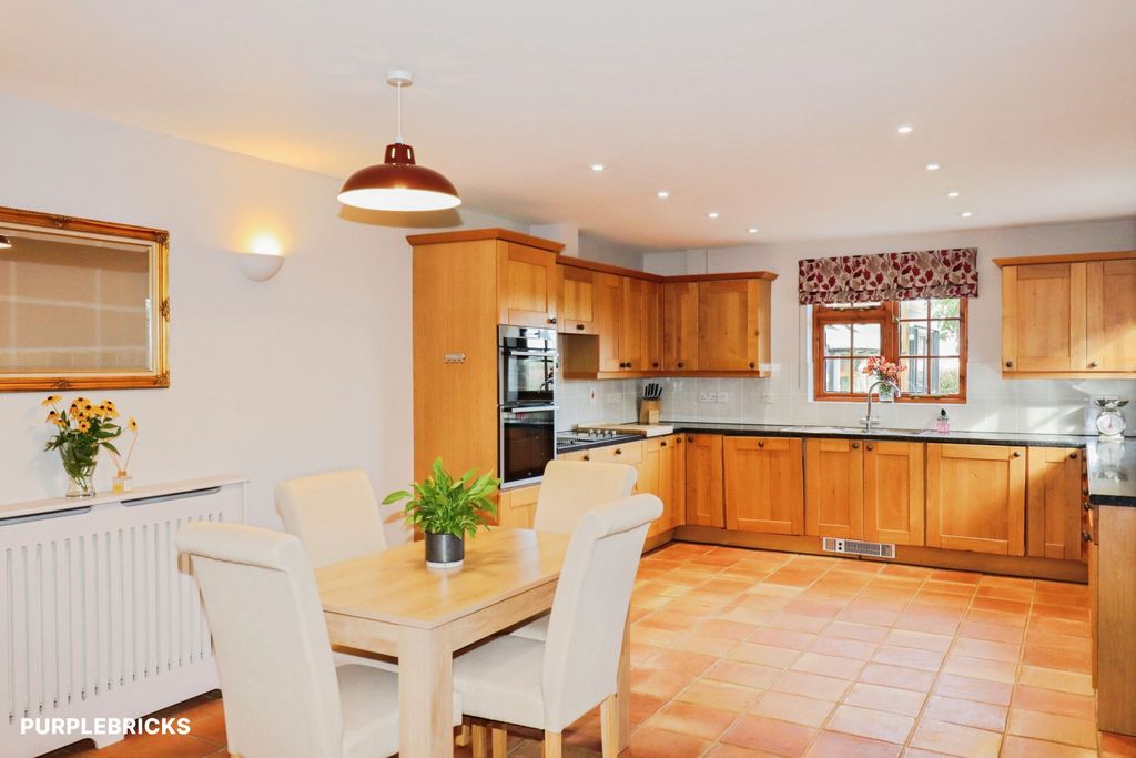 Property photo 1 of 40 Kitchen/Dining Room