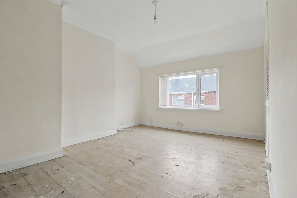 Property photo 2 of 6