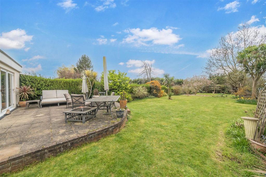 Additional image 19 of 4 bed property for salePortchester Road, Fareham PO16