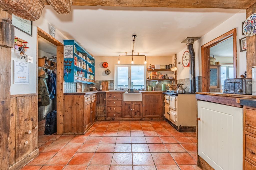 Property photo 3 of 24