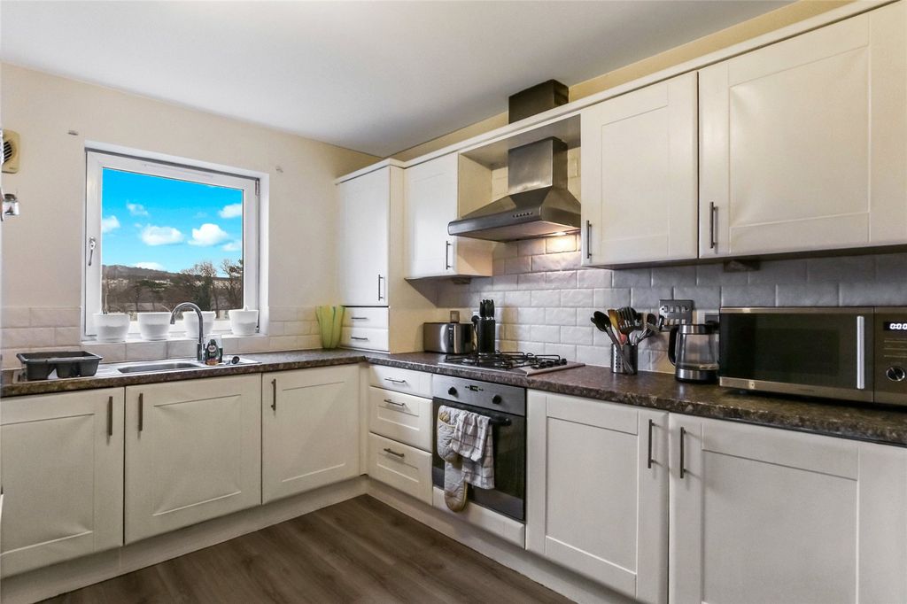 Property photo 2 of 21 Picture No. 10