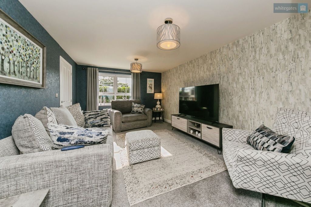 Property photo 3 of 26 Pbox-Img.Jpg