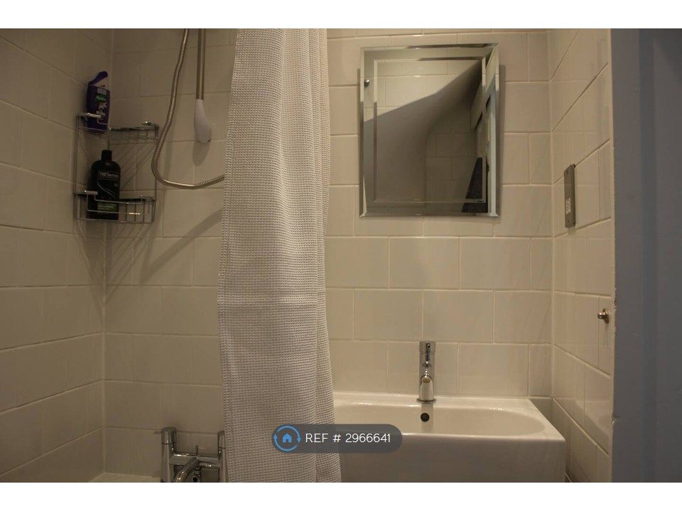 Property photo 2 of 17 Bathroom