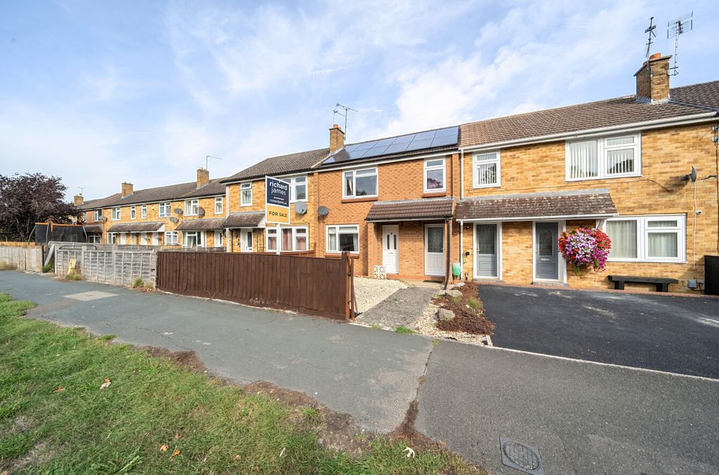 Property photo 1 of 13 15273406