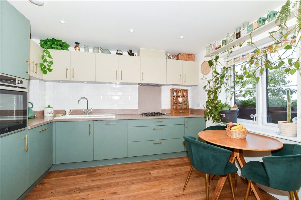 Property photo 2 of 16 Kitchen