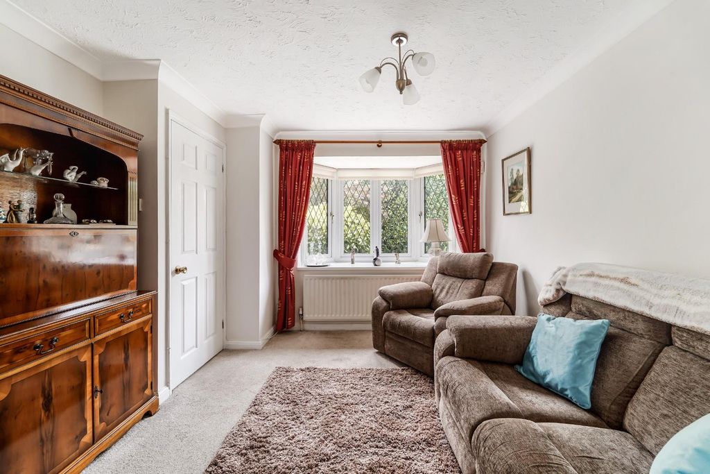 Property photo 2 of 14 Thurnham Way (5).Jpg