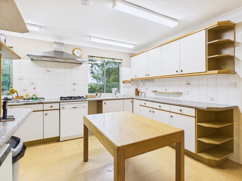 Property photo 3 of 18 Kitchen