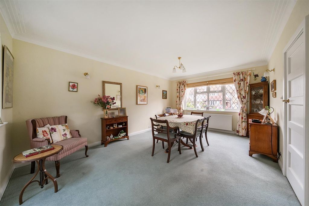 Property photo 3 of 19 1417523-16-699c438A2c12d.Jpg