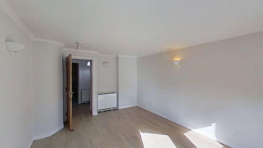Property photo 3 of 11 Picture No. 09