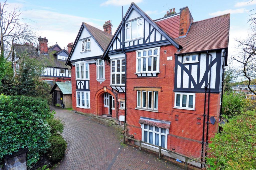 Property photo 1 of 6 1 Bed Flat