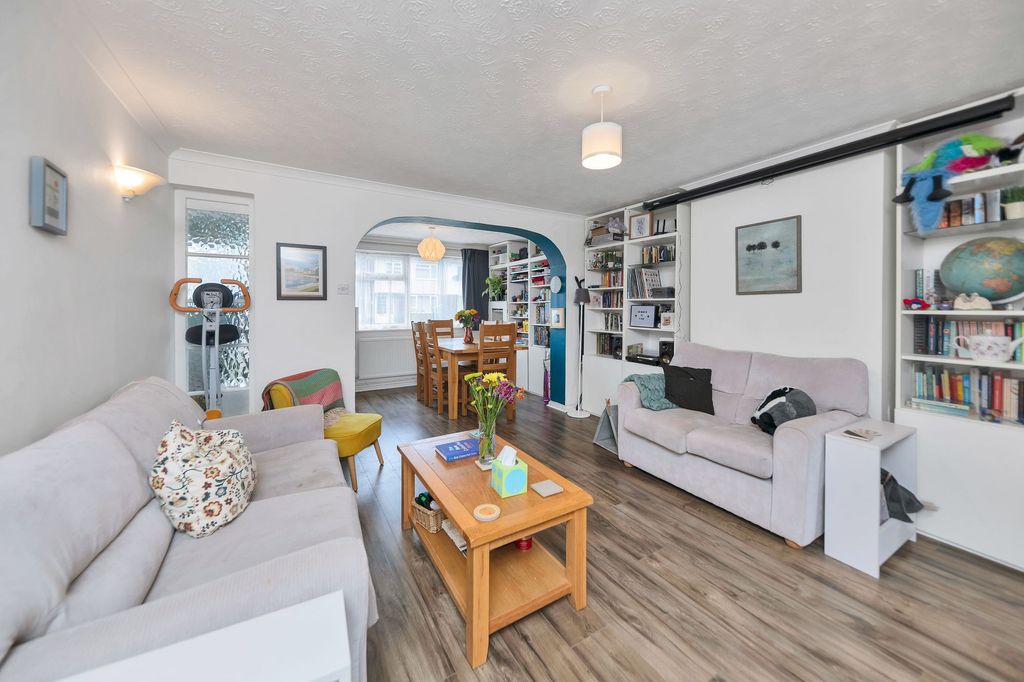 Property photo 2 of 12