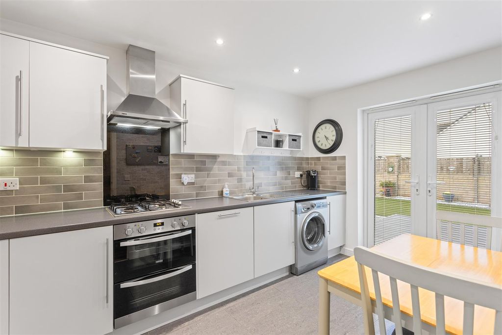 Property photo 3 of 38 6.Jpg