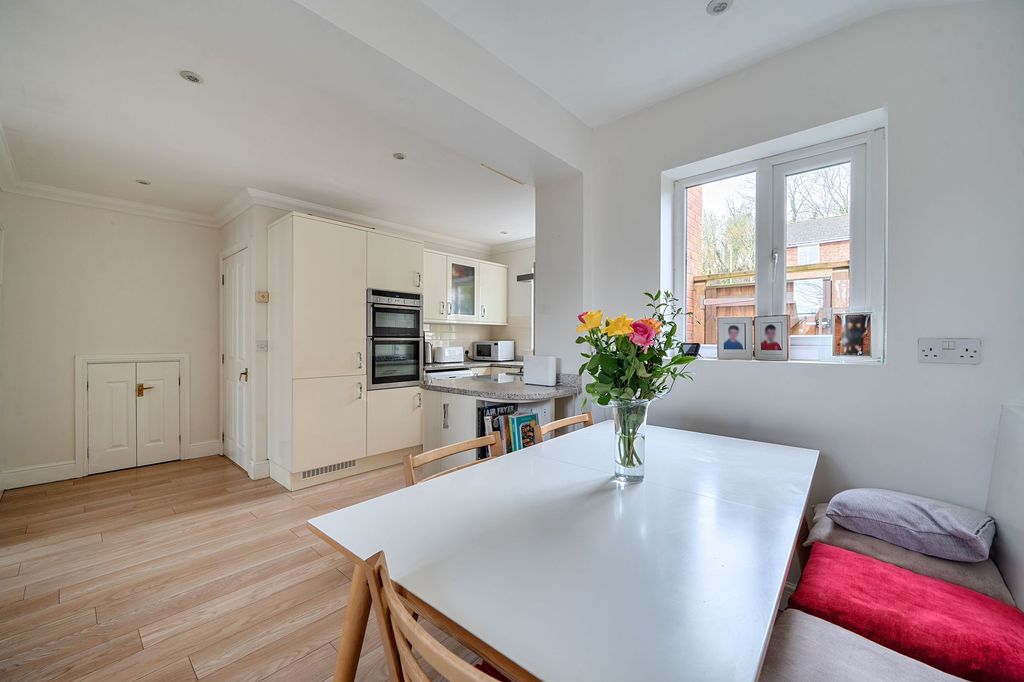 Property photo 3 of 16