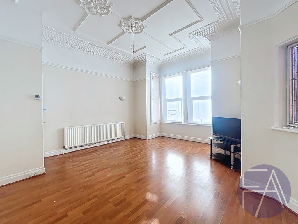 Property photo 2 of 9 4636333