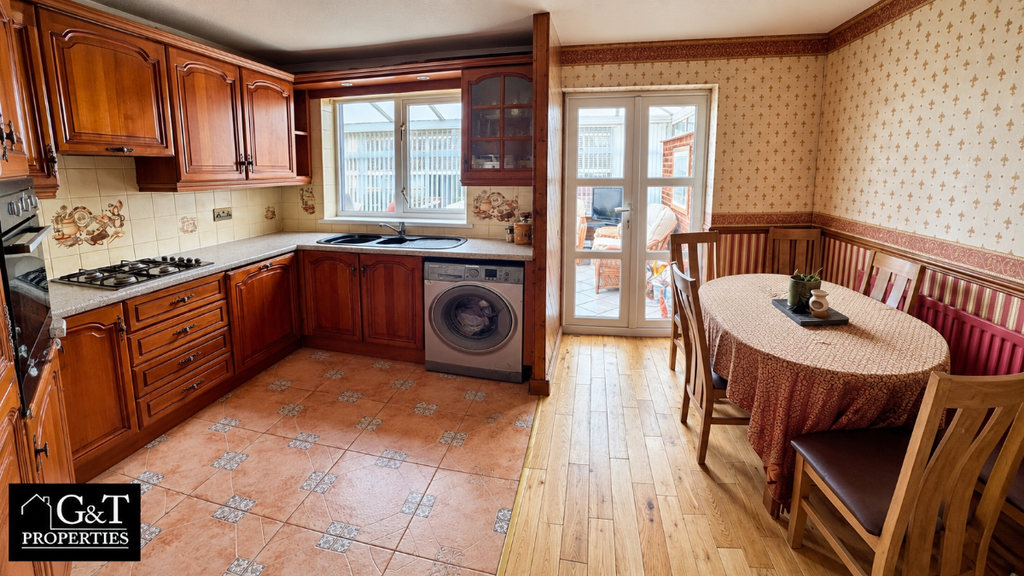 Property photo 3 of 20 Kitchen / Diner