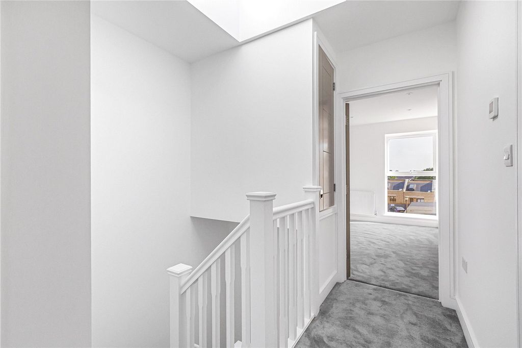 Property photo 3 of 16 Picture No. 07