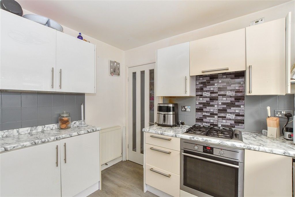 Property photo 3 of 12 Kitchen