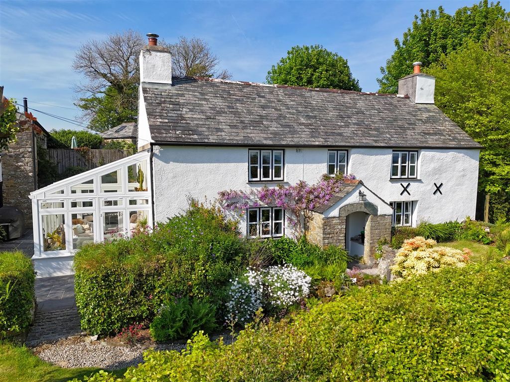 Property photo 3 of 39 Lower Tregonnon House