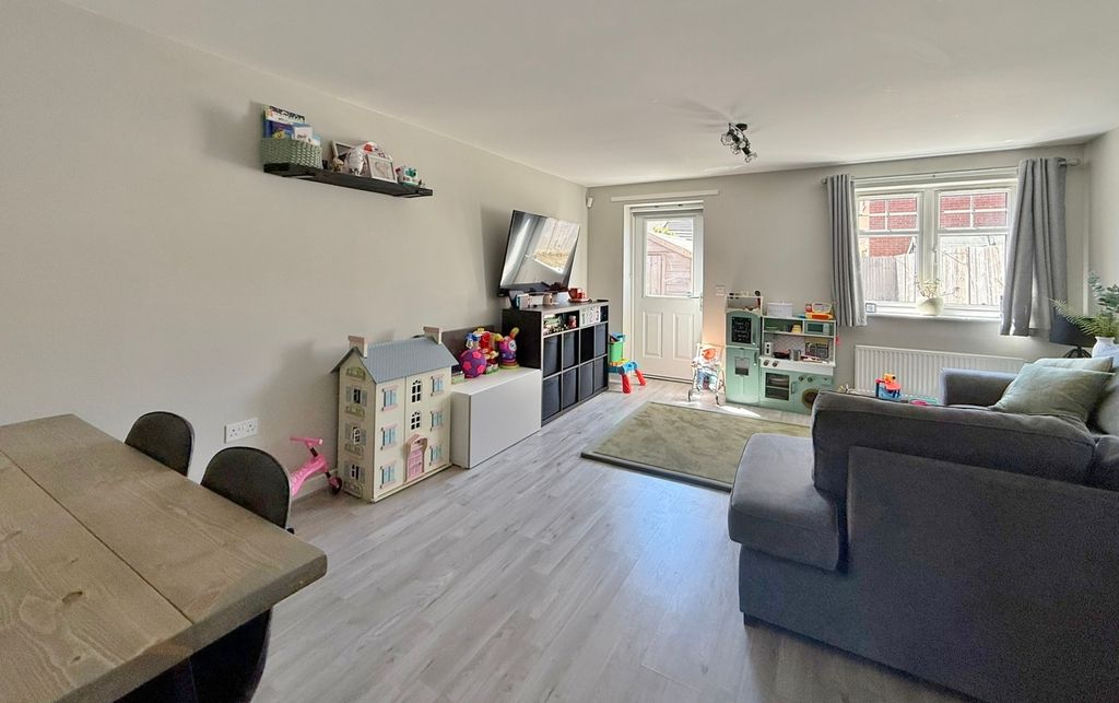 Property photo 3 of 16