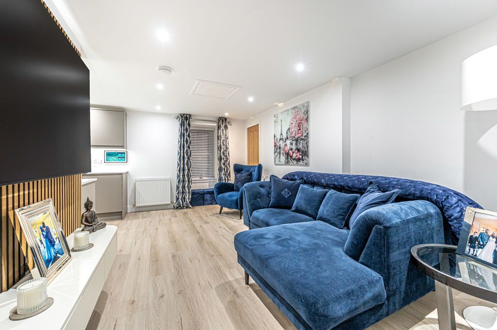 Property photo 3 of 18 Lounge With Open Plan Dining Area