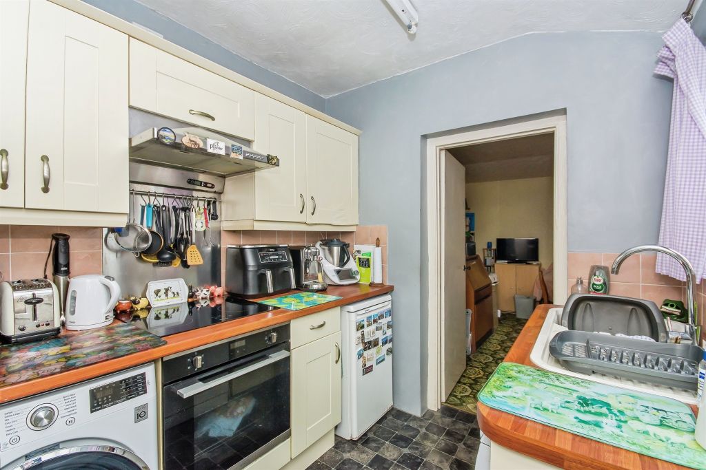 Property photo 2 of 17
