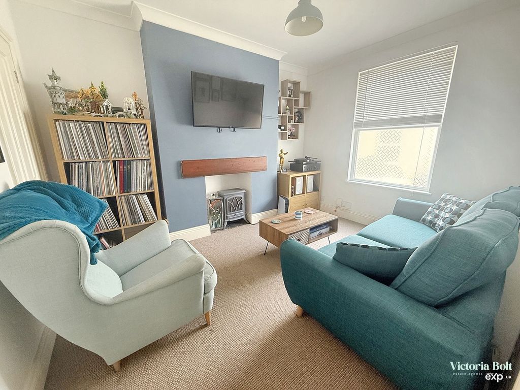 Property photo 3 of 12
