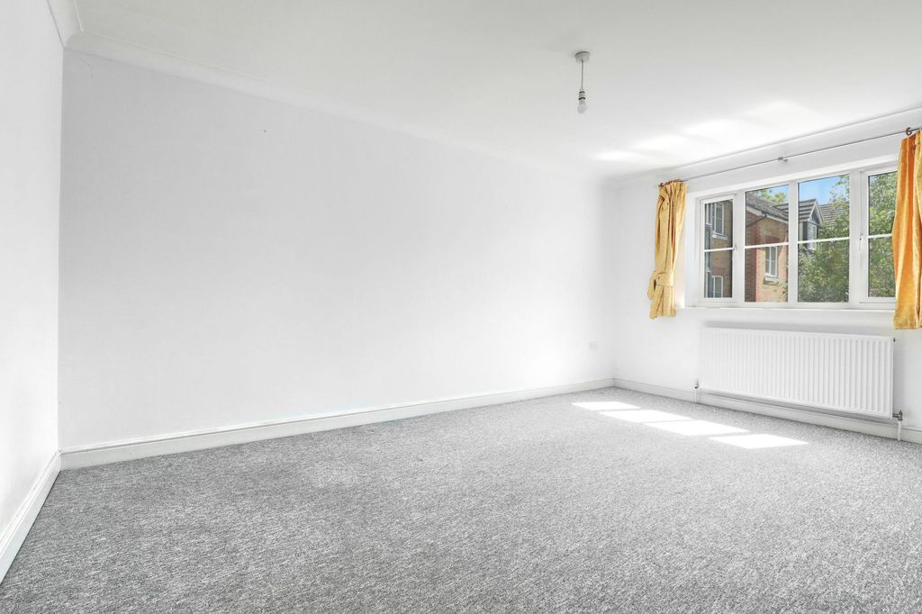 Property photo 2 of 6