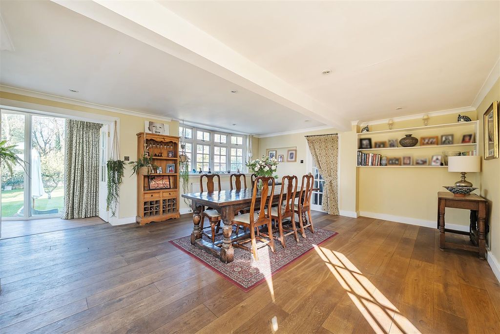 Property photo 3 of 40