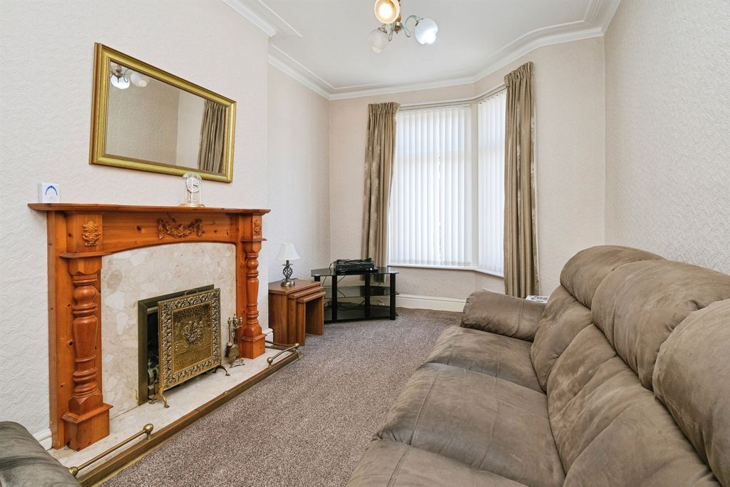Property photo 3 of 12