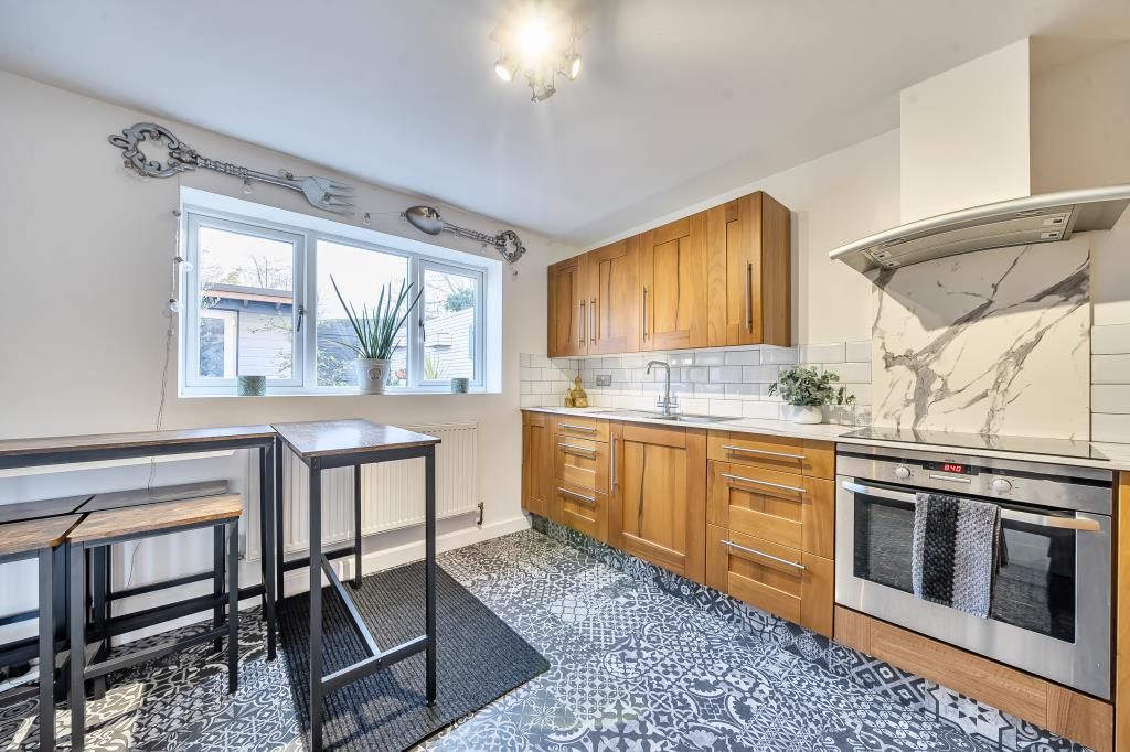 Property photo 2 of 25 Kitchen