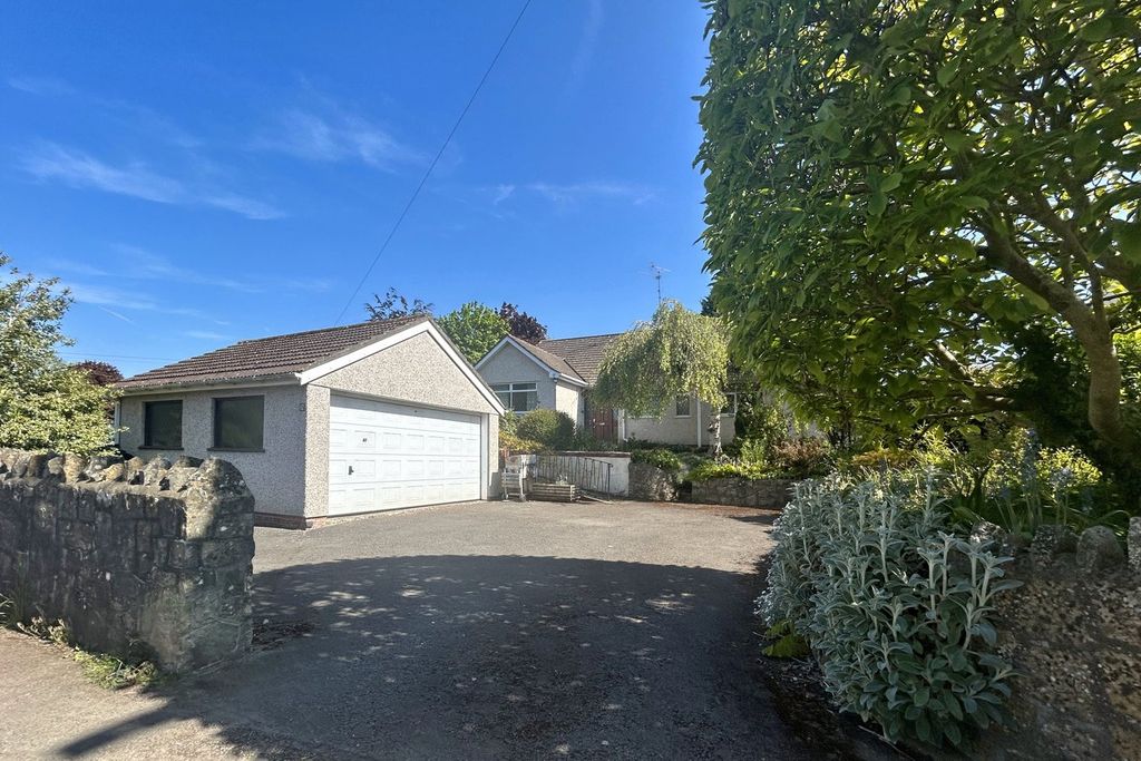 Property photo 2 of 19