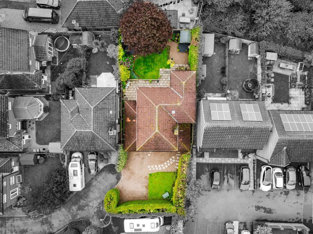 Property photo 2 of 43