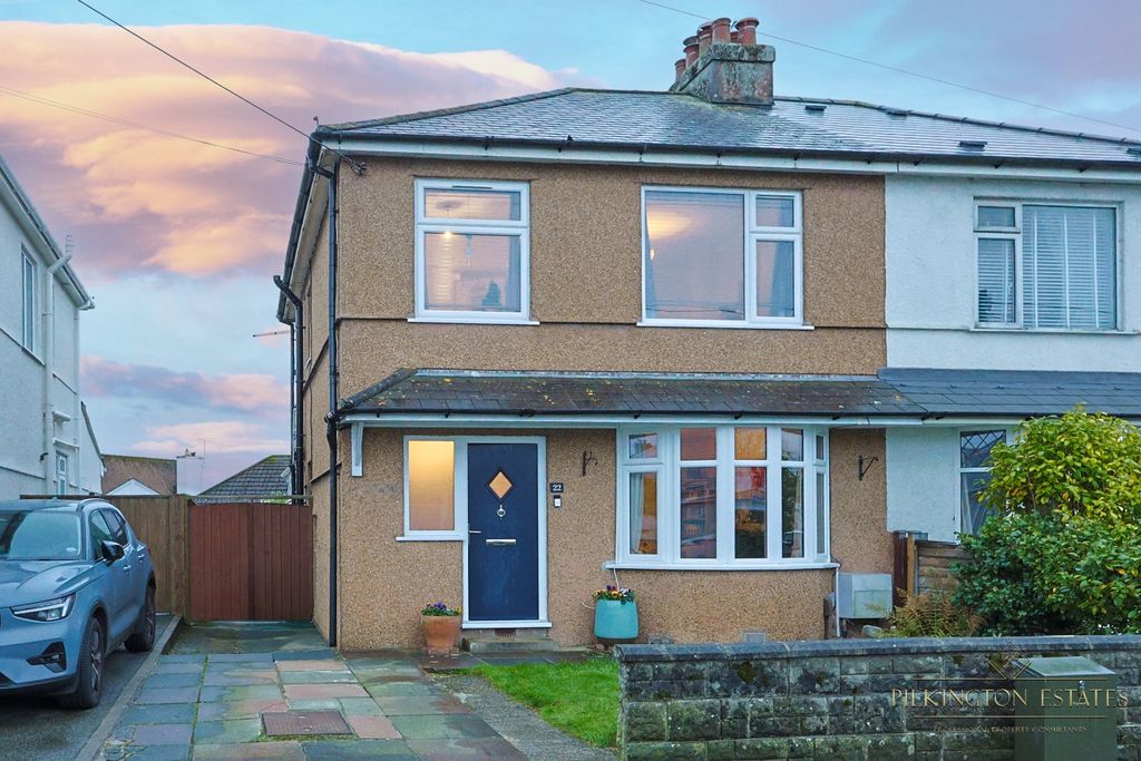 Property photo 1 of 13 4599881