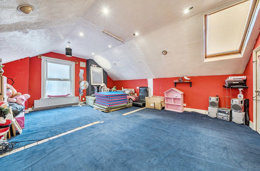 Property photo 2 of 14 Bedoom