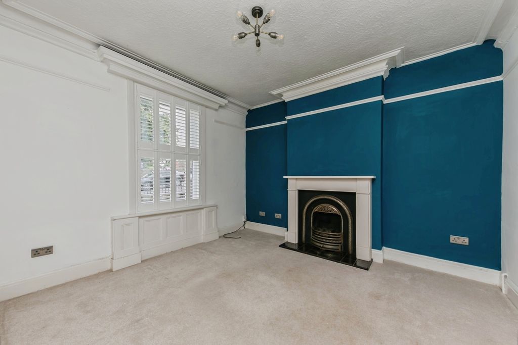 Property photo 3 of 20 Pbox-Img.Jpg