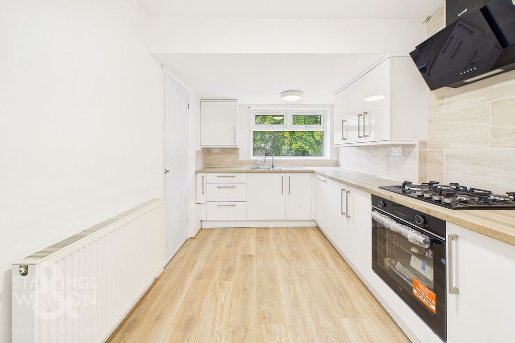 Property photo 2 of 24