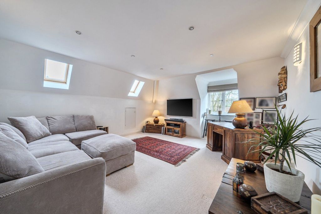 Property photo 2 of 15 Picture No. 27