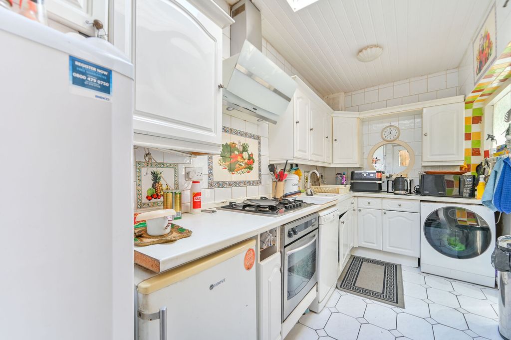 Property photo 3 of 16
